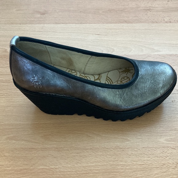 Fly London silver wedge shoes - Picture 2 of 12